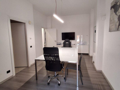 Rivarolo C.se: Locale commerciale in Centro S. Francesco