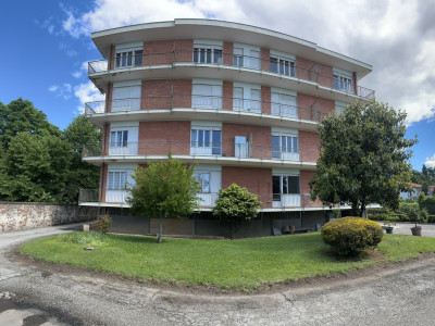 Castellamonte - Via Carlo Botta 64: Palazzina in vendita