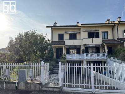 Rivarolo  C.se - Via Montenero 26: villa a schiera di testa