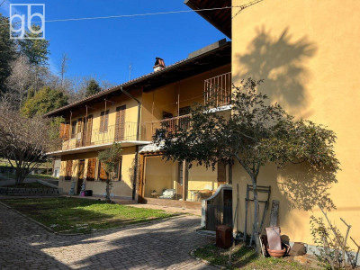 Valperga: Porzione di cascinale in Via Marconi 20